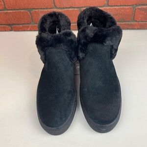 Cougar‎ Women’s Duffy Waterproof Black Suede Size 9